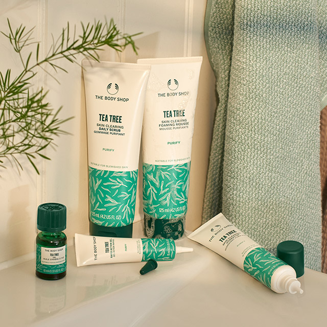 1033602_1038320_1033434_1036560_1033438_TEA_TREE_DAILY_TREATMENTS_A21X_SCRUB_FOAM_CLEANSER_HYDRATOR_RAPID_GEL_OIL_SILVER_INAEVPS069