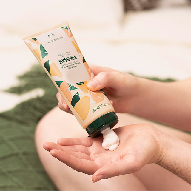 1097387_BODY_LOTION_ALMOND_MILK_200ML_GOLD