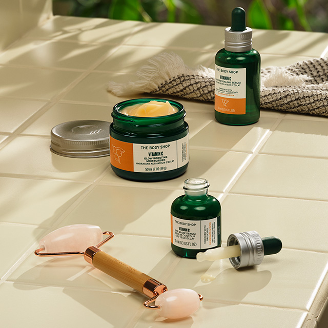 mxmFACIAL_ROLLER_VIT_C_MOISTURISER_RANGE_INAEUPS154